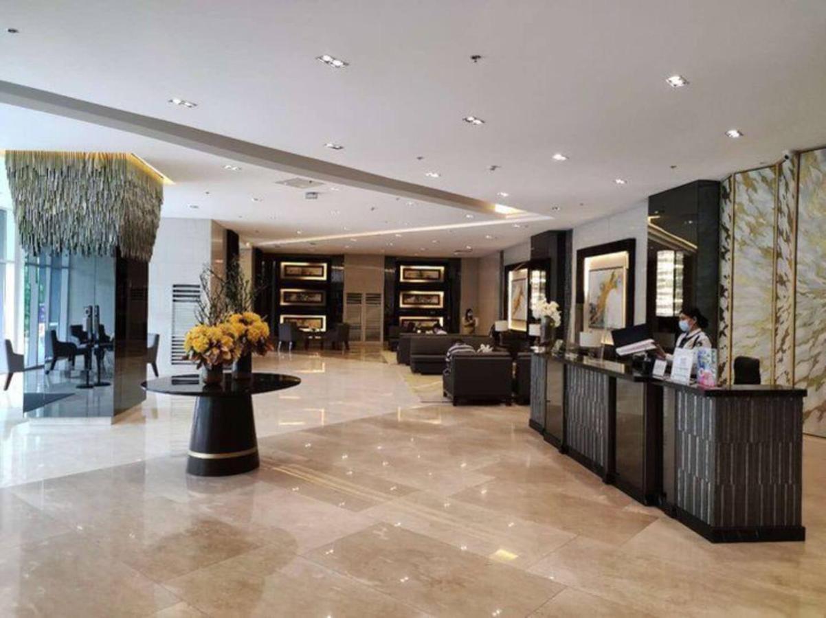 Penthouse Studio At Fame Residence 41St Floor, Shangrila-Megamall Manila Bagian luar foto