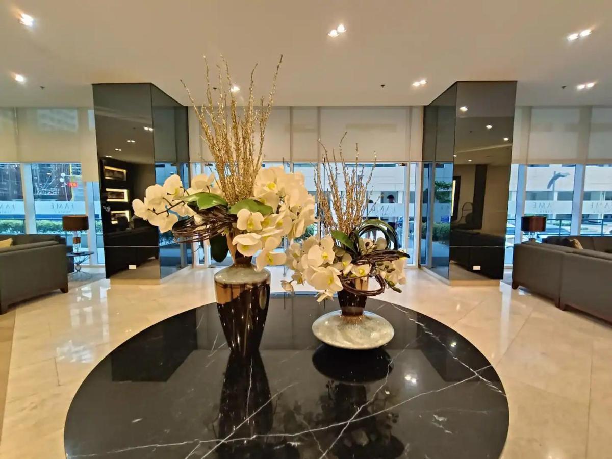 Penthouse Studio At Fame Residence 41St Floor, Shangrila-Megamall Manila Bagian luar foto