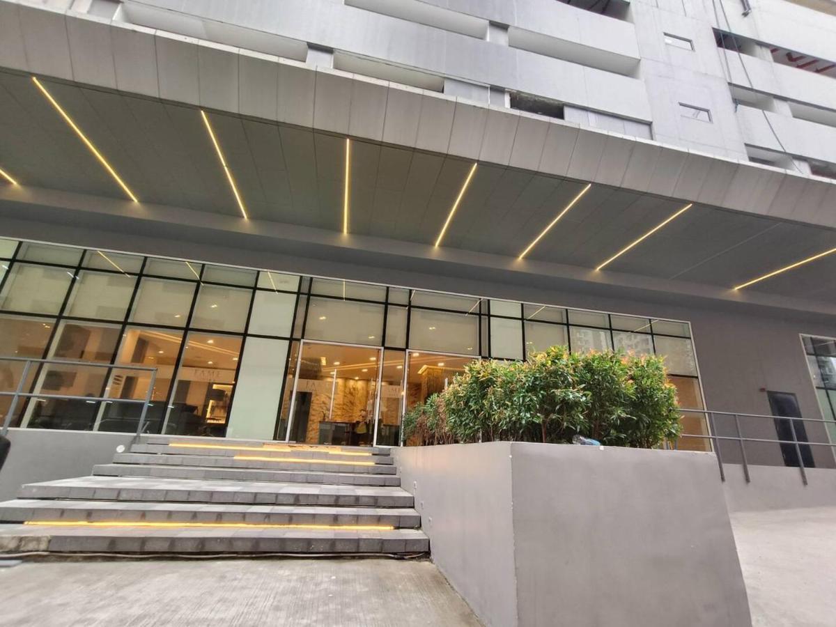 Penthouse Studio At Fame Residence 41St Floor, Shangrila-Megamall Manila Bagian luar foto