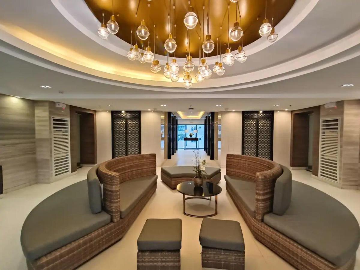 Penthouse Studio At Fame Residence 41St Floor, Shangrila-Megamall Manila Bagian luar foto