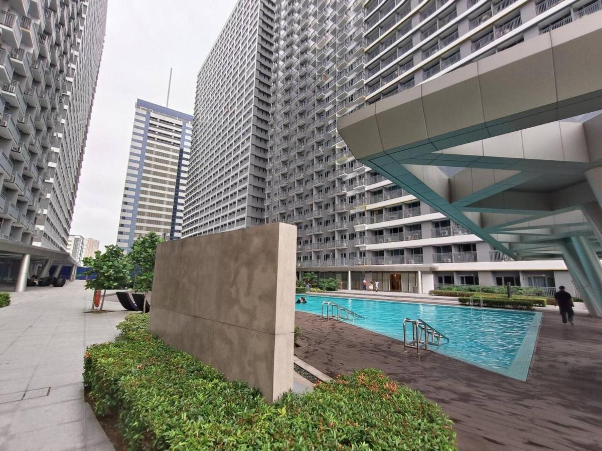 Penthouse Studio At Fame Residence 41St Floor, Shangrila-Megamall Manila Bagian luar foto