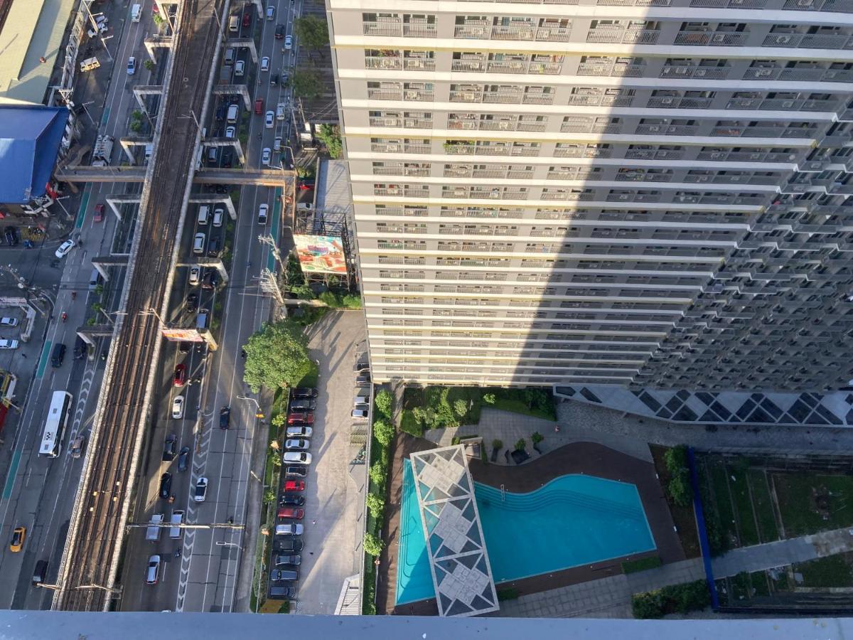 Penthouse Studio At Fame Residence 41St Floor, Shangrila-Megamall Manila Bagian luar foto